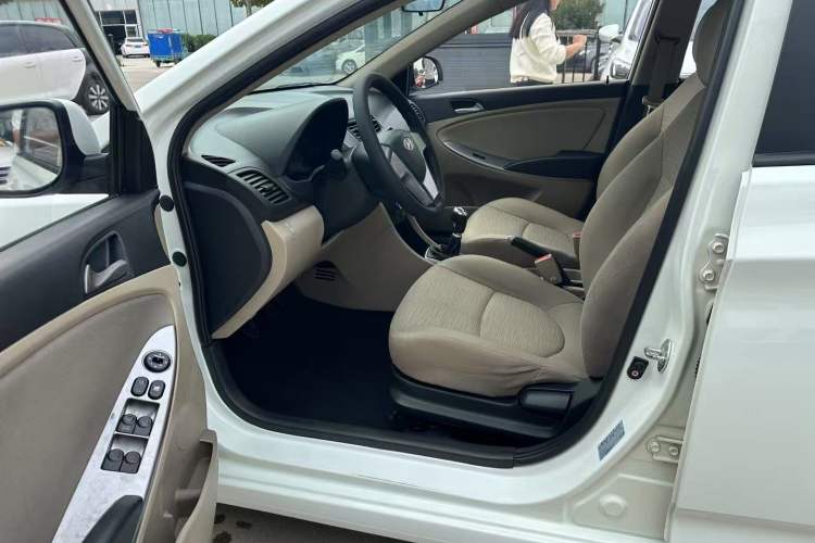 Used Hyundai Verna 2014 1.4L Manual Smart GLS Trim