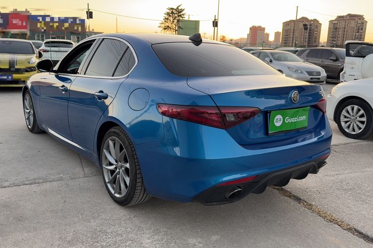 Used Alfa Romeo Giulia 2017 2.0T 200HP Luxury Edition
