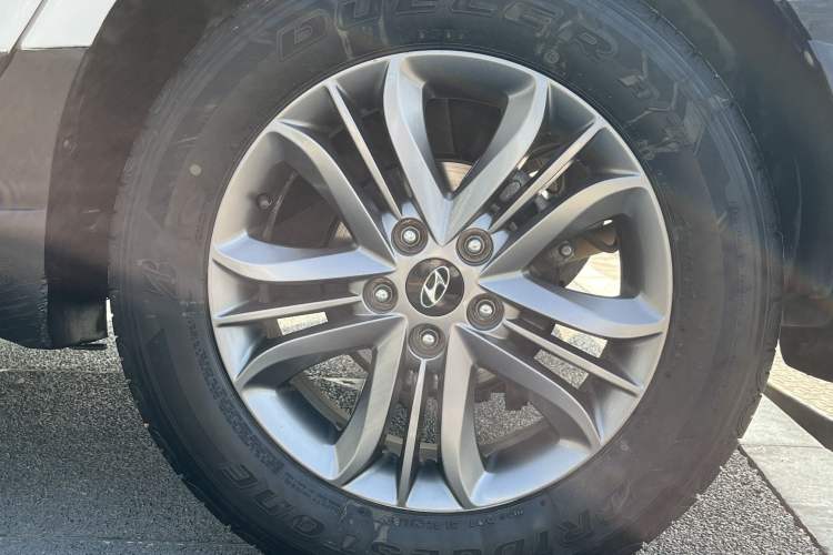 Used Hyundai ix35 2013 2.0L Automatic Two-Wheel Drive Smart GLS China IV Standard
