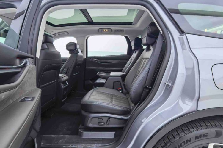 Used Ford Edge 2025 Ford Explorer L 2.0T EcoBoost E-Hybrid Four-Wheel-Drive 7-Seater Supreme Model
