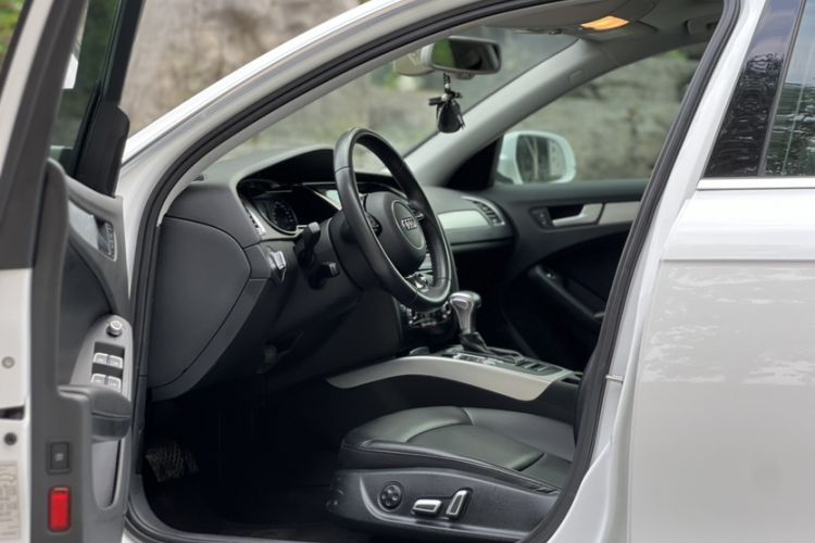 Used Audi A4L 2016 35 TFSI Collector's Edition Automatic Standard Model
