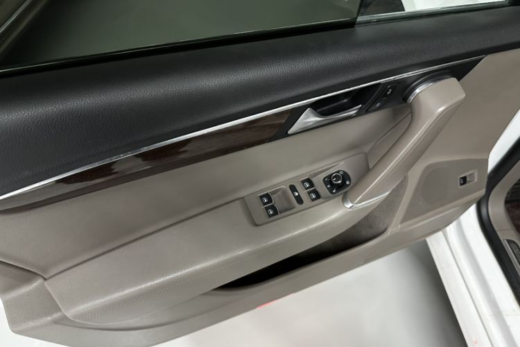 Used Volkswagen Magotan 2015 1.8TSI Prestige Model
