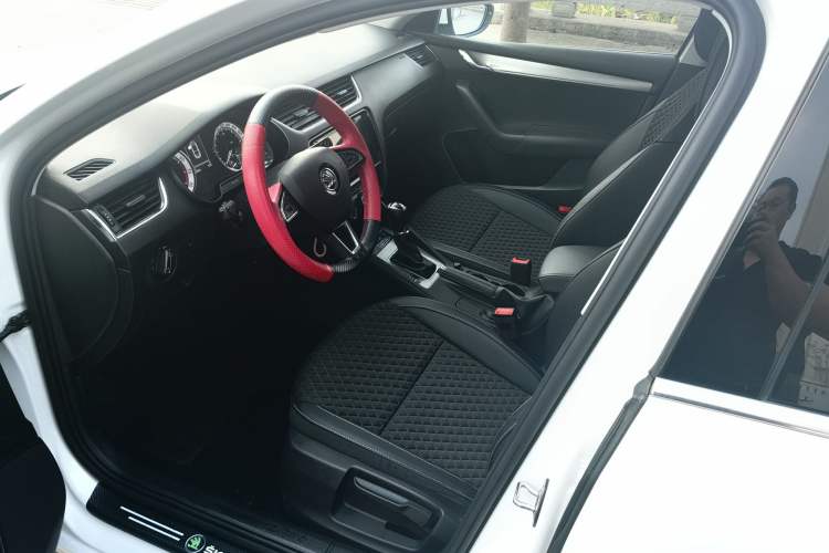 Used Skoda Octavia 2019 1.5L Automatic Smart Drive Luxury Edition China V Standard
