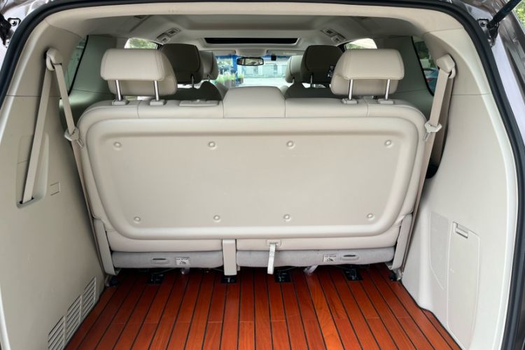 Used Buick GL8 2023 Land Executive Class 652T Luxury Model
