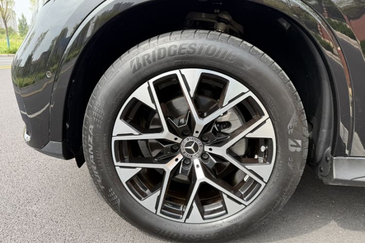 Used Mercedes-Benz GLC 2023 GLC 260 L 4MATIC Luxury Model 5 Seats
