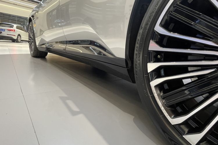 Used  12 2025 Ultra Extended-Range Edition