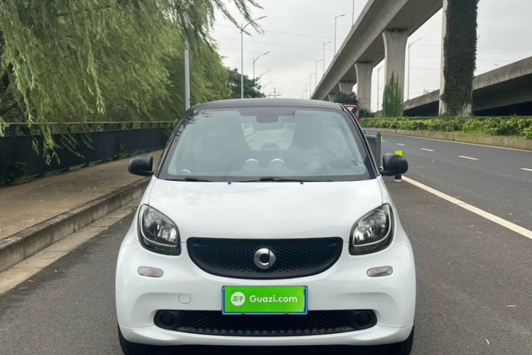 Used  fortwo 2015 1.0L 52 kW hardtop Dynamic version

