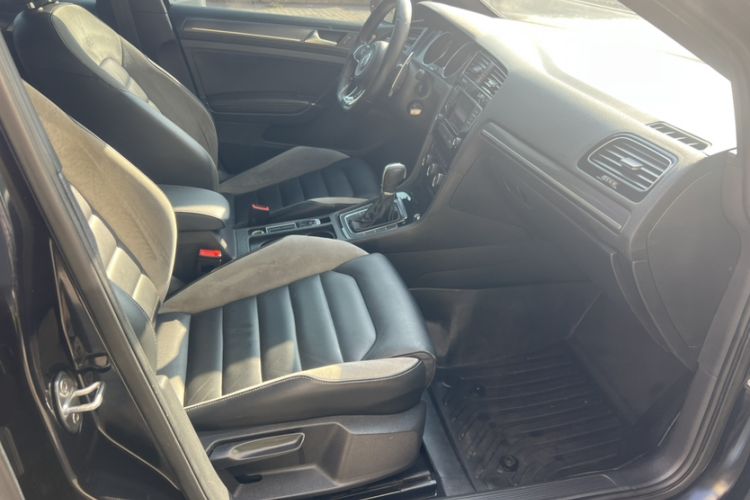 Used Volkswagen Golf 2016 1.4TSI Automatic R-Line
