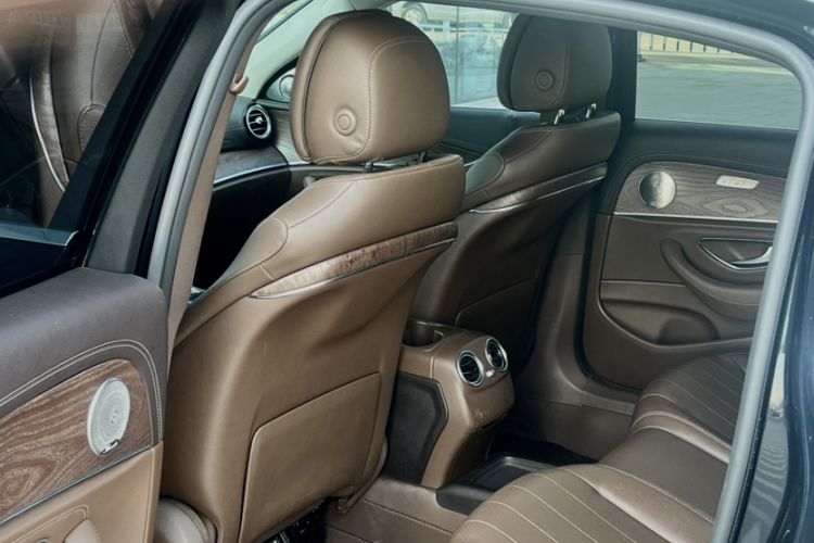 Used Mercedes-Benz E-Class 2019 E 260 L
