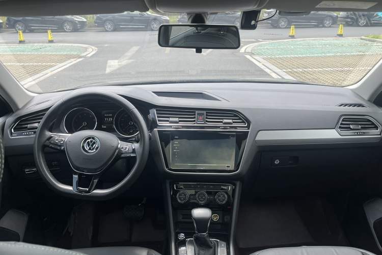 Used Volkswagen Tiguan L 2021 330TSI Automatic Two-Wheel Drive Smart Edition
