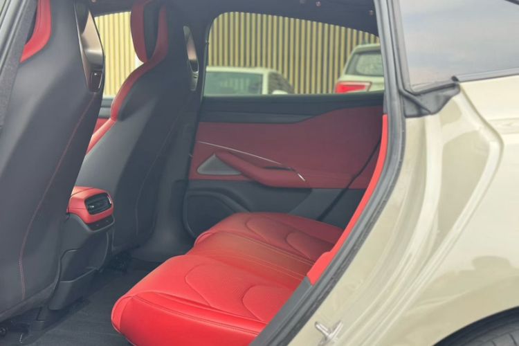 Used  SU7 2024 Rear-Drive Long-Range Intelligent Driving Version
