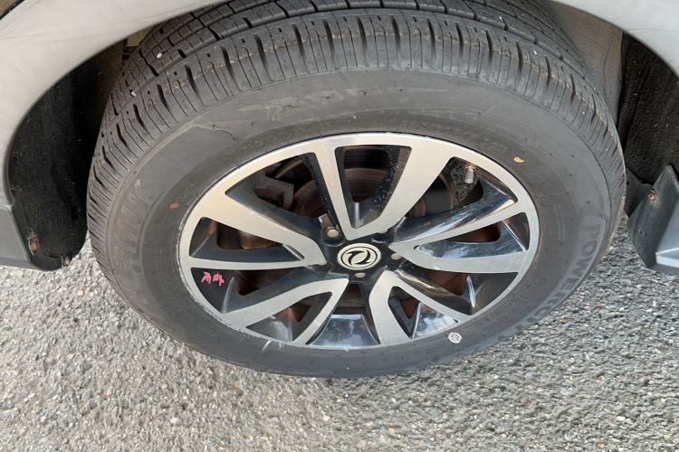 Used Dongfeng Fengon 580 2016 1.5T Manual Luxury Version
