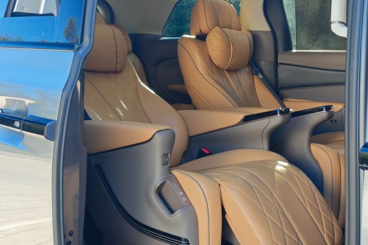 Used Denza D9 2022 DM-i 970 Four-Wheel Drive Prestige Model