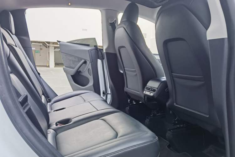 Used Tesla Model Y 2024 Rear-Wheel-Drive Version