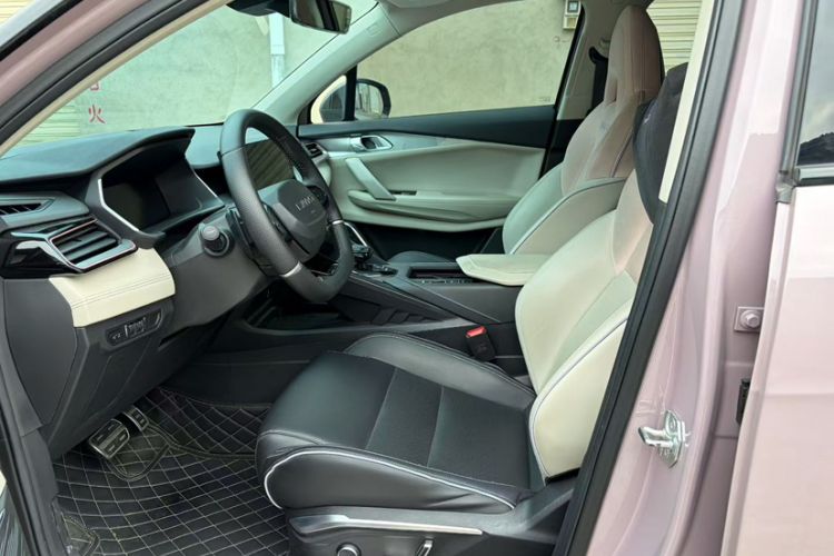 Used Lynk & Co 06 2021 1.5T Shero Pink Special Edition
