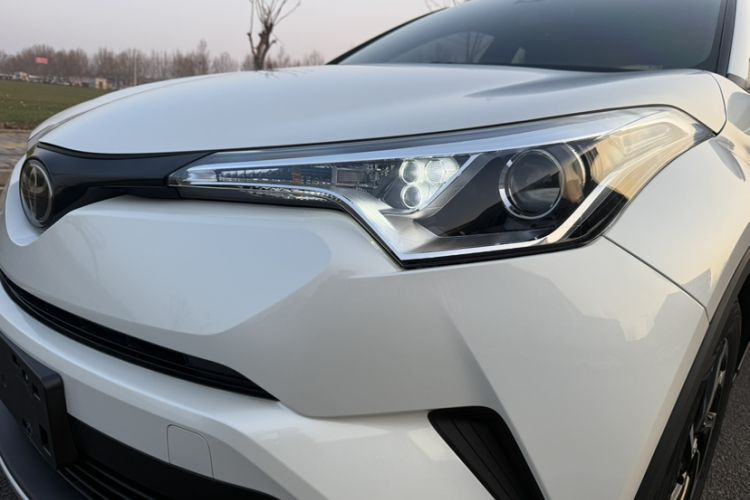 Used Toyota IZOA 2018 2.0L Yichi Version China VI Standard
