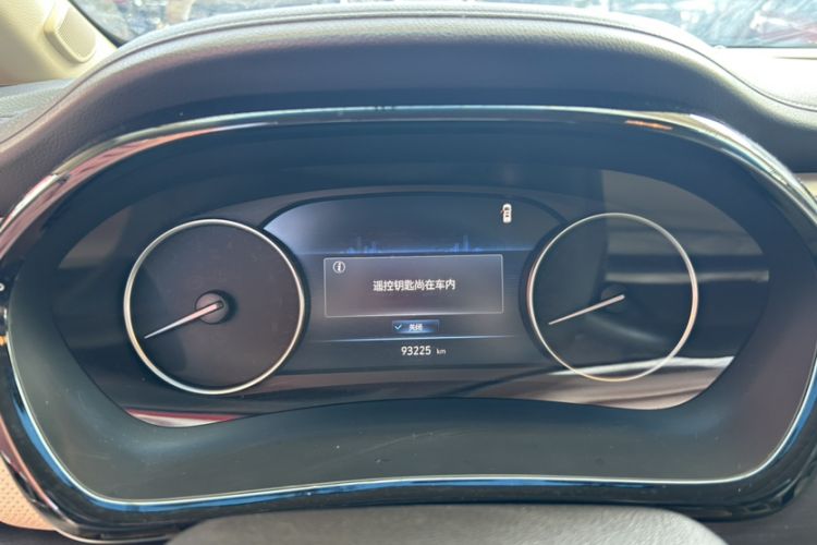 Used Buick GL8 2023 Facelifted Land Cruiser Executive Luxury Version