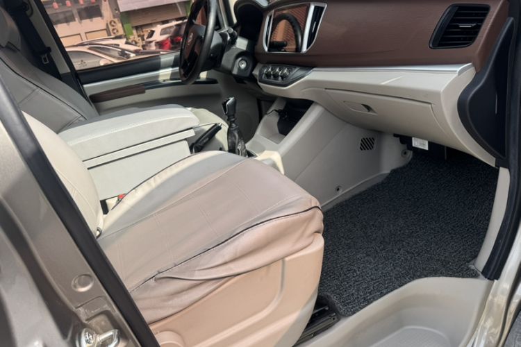 Used FORTHING Lingzhi 2020 M5L 2.0L Base Model 9 Seats