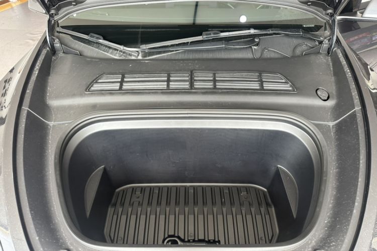 Used Tesla Model Y 2024 Rear-Wheel-Drive Version
