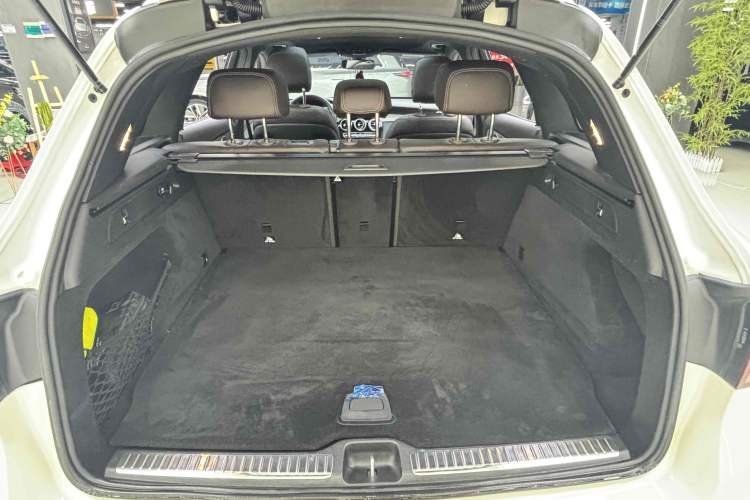 Used Mercedes-Benz GLC 2021 GLC 260 L 4MATIC Dynamic Edition
