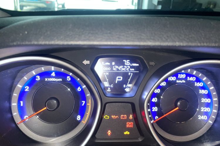 Used Hyundai Elantra 2015 1.6L Automatic Fashion Model
