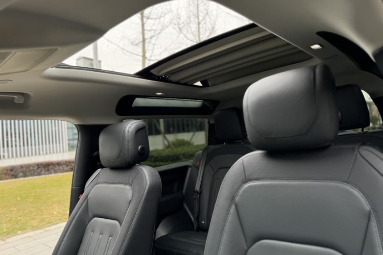 Used Land Rover Defender 2022 90 2.0T P300 X-DYNAMIC HSE
