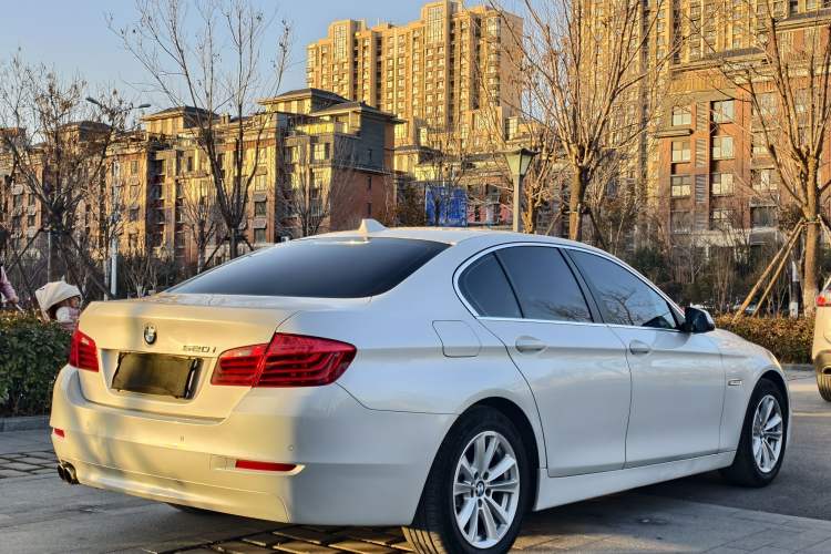 Used BMW 5 Series 2015 520i Elegant Edition