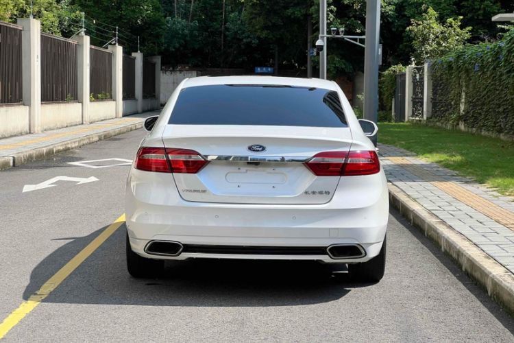 Used Ford Taurus 2015 EcoBoost 245 Fashion Edition
