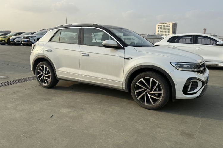 Used Volkswagen T-ROC 2023 300TSI DSG Two-Wheel Drive Starlight Edition
