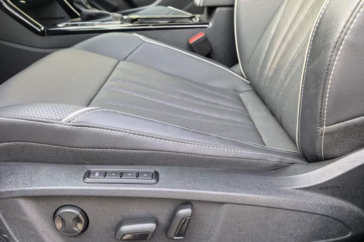 Used Volkswagen Passat 2024 380TSI Dragon Edition
