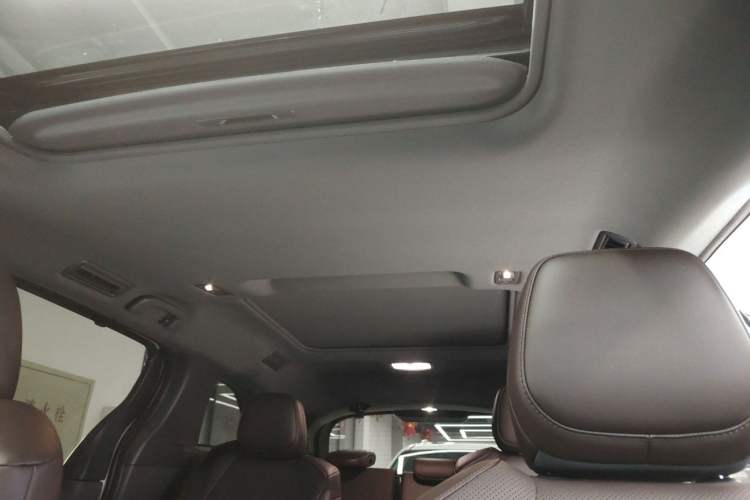 Used Toyota Granvia 2024 2.5L Hybrid Prestige PLUS Four-Wheel Drive Version