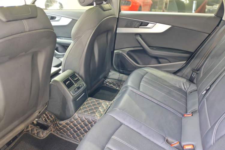 Used Audi A4L 2024 40 TFSI Fashion Dynamic Model
