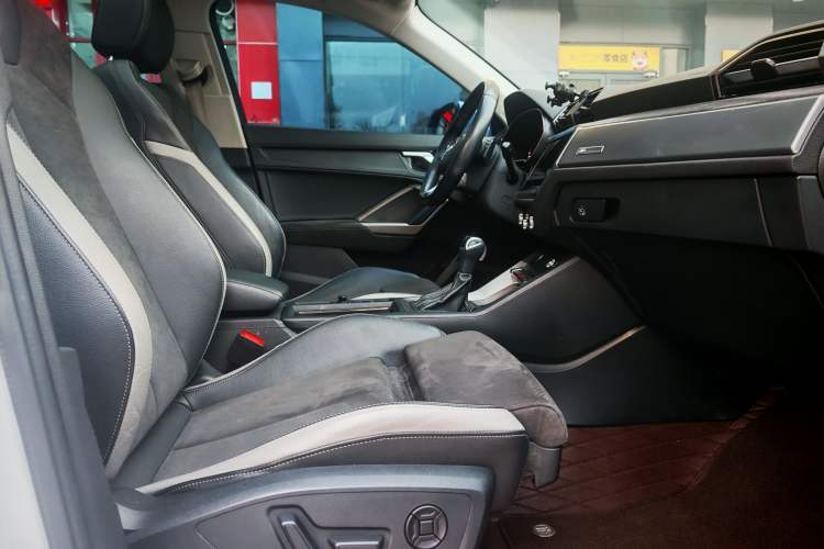 Used Audi Q3 2021 35 TFSI Fashion Dynamic Model
