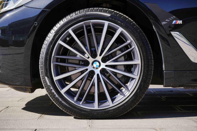 Used BMW 5 Series 2023 530Li Leading Model M Sport Package