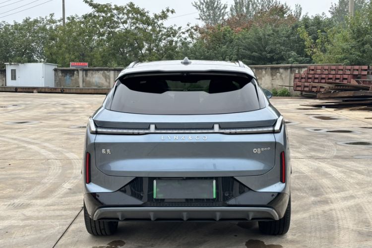 Used Lynk & Co 08 EM-P 2025 220 km All-Wheel-Drive Performance Halo
