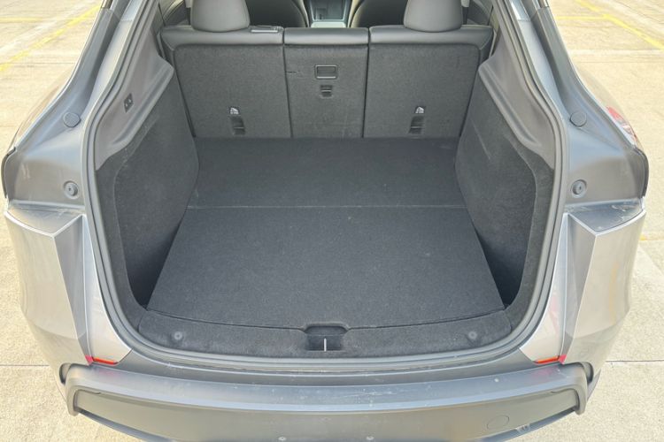 Used Tesla Model Y 2025 Rear-Wheel-Drive Version