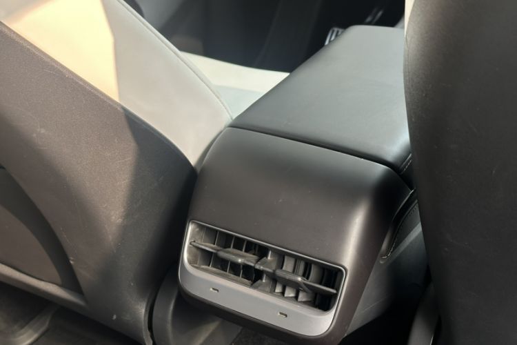 Used Tesla Model Y 2021 Long-Range All-Wheel-Drive Version