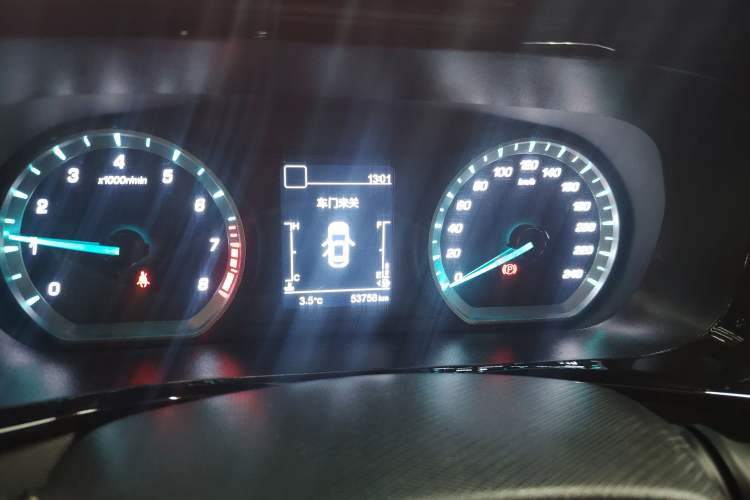 Used Oshan X5 2021 Revised Version 1.6L Manual Luxury Edition
