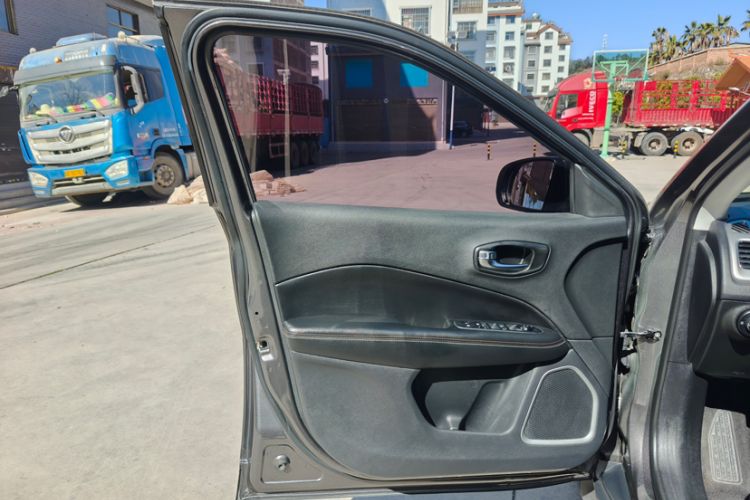 Used  Compass 2017 200T Automatic Family Edition