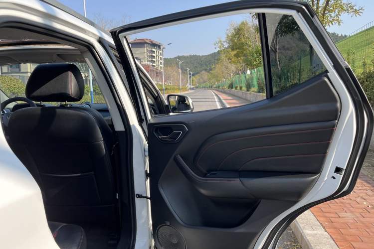 Used Soueast DX3 2016 1.5L Manual Luxury Version
