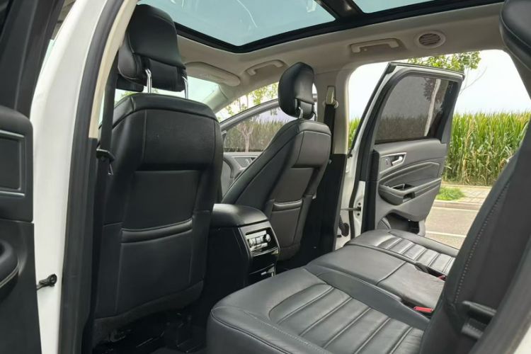 Used Ford Edge 2016 EcoBoost 245 Two-Wheel-Drive Titanium 7-Seater
