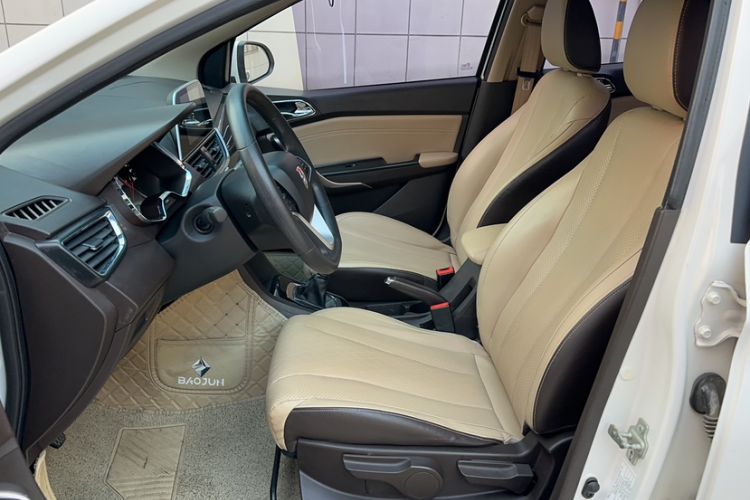 Used Baojun 310W 2017 1.5L Manual Fashion Model China V
