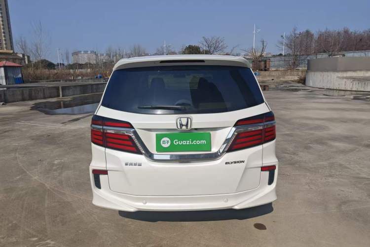 Used Honda Elysion 2016 2.4L Classic Edition
