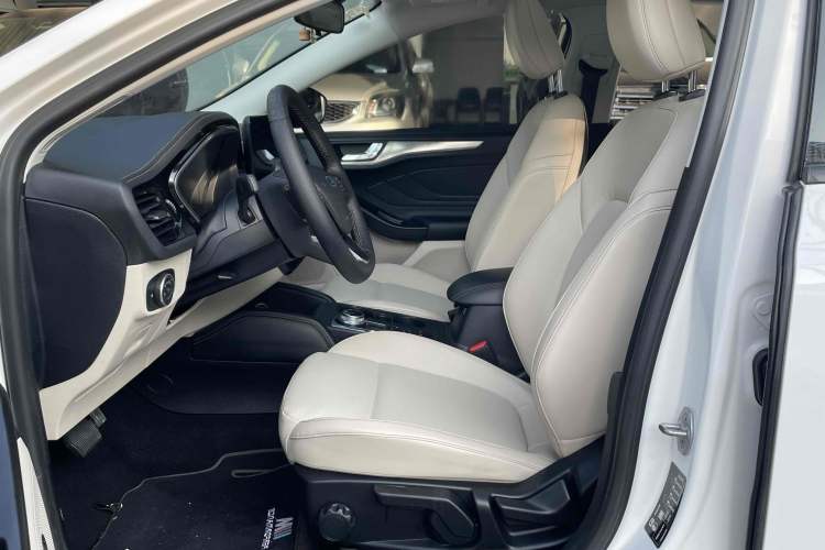 Used Ford Focus 2021 Sedan EcoBoost 180 Automatic Trendy Model
