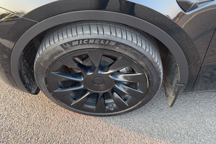 Used Tesla Model Y 2021 Standard Range Rear-Wheel Drive Version