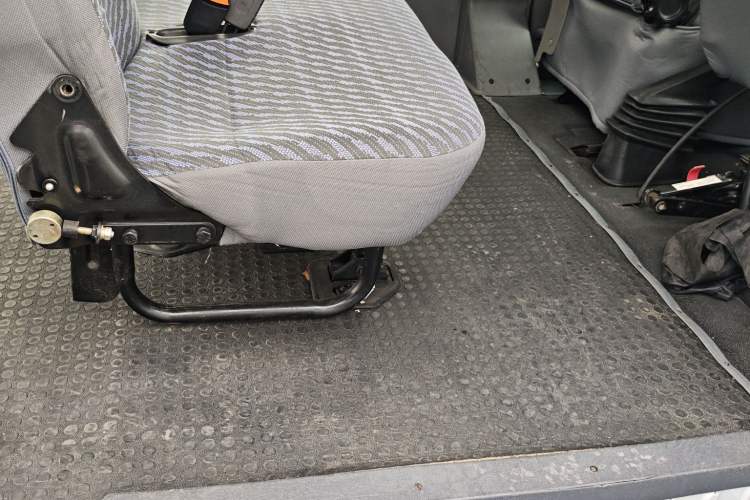 Used Ford Classic Transit 2013 2.8T Facelifted Diesel Van - Short Wheelbase Mid-Roof Model JX493ZLQ4
