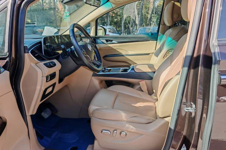 Used Buick GL8 2021 ES Landtrek 653T Luxury Model