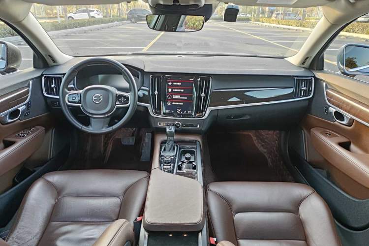 Used Volvo S90 2018 T4 Zhiyuan Edition
