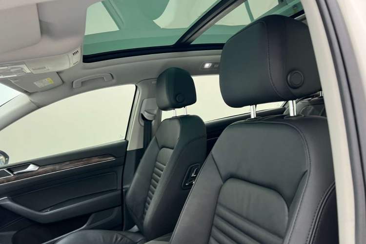 Used Volkswagen Magotan 2019 330TSI DSG Luxury Model China V Standard
