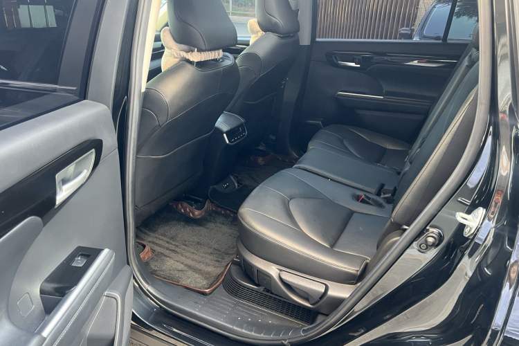 Used Toyota Highlander 2022 Dual-Engine 2.5L Four-Wheel Drive Prestige Version 7 Seats
